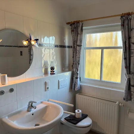 Gemuetliche Doppelhaushaelfte In Apartment