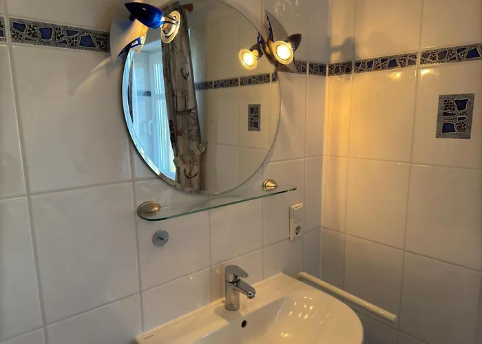 Gemuetliche Doppelhaushaelfte In