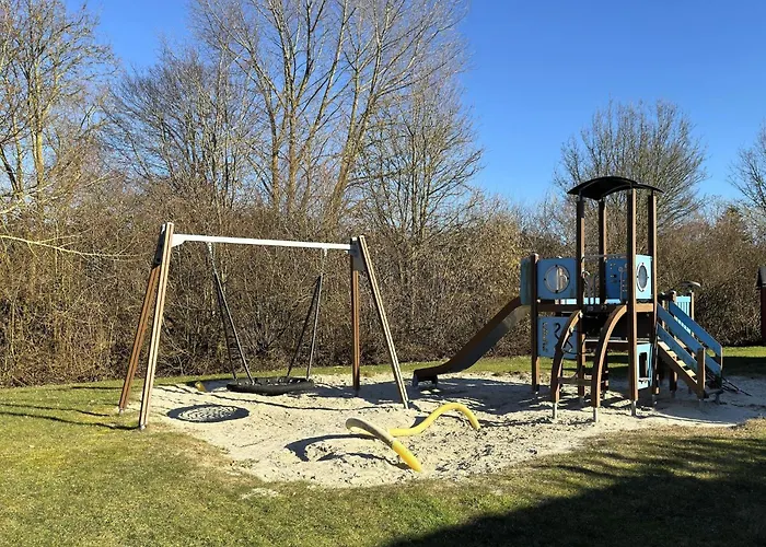 Gemuetliche Doppelhaushaelfte In Apartman Burhave